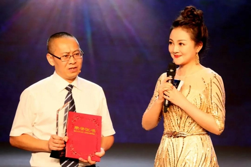 大美医者颁奖典礼&nbsp;一位市人医医生让人激动了(图3)