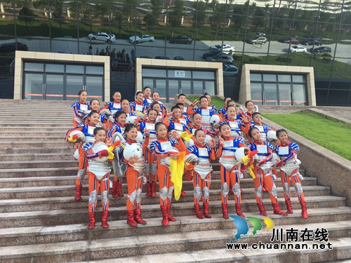 泸州十八中选送节目分获戏剧类、舞蹈类省级一等奖(图7)