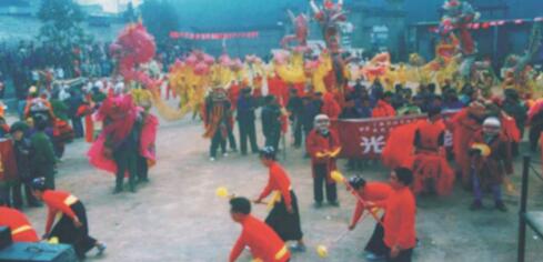 泸县百和莲枪舞：传统文化静水流深&nbsp;非遗传承薪火相传(图2)