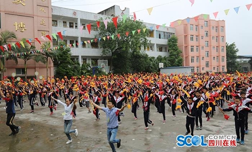 泸县百和莲枪舞：传统文化静水流深&nbsp;非遗传承薪火相传(图4)