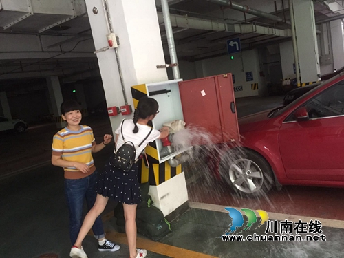 江阳区华阳街道竹苑社区扎实开展安全大检查(图1) 江阳区华阳街道竹苑社区扎实开展安全大检查(图1)