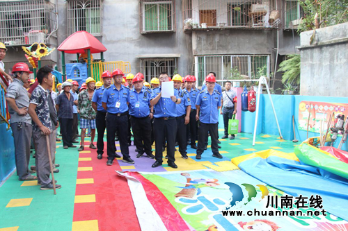 古蔺县住建局:拆除违法建设 整治小区“毒瘤”(图2) 古蔺县住建局:拆除违法建设 整治小区“毒瘤”(图2)