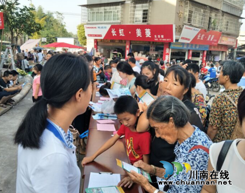 宜宾南溪区留宾乡：多企业来招聘&nbsp;多岗位促就业(图2)