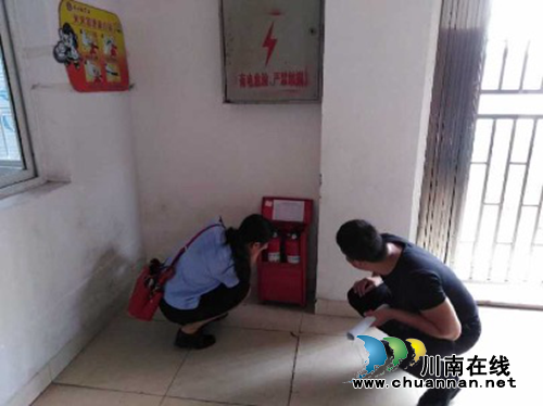 江阳区华阳街道竹苑社区开展入学前安全大检查(图2)