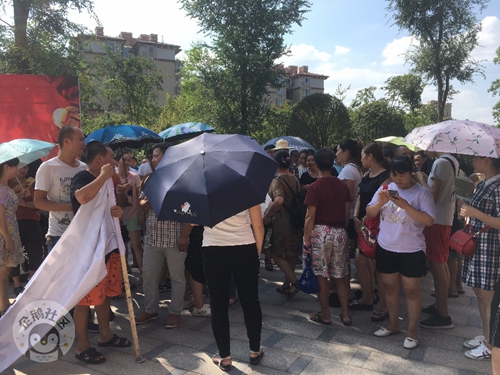 南岸花城再现业主维权&nbsp;泸州房产乱象谁来治理(图6)
