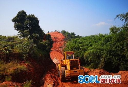 成宜高速（宜宾段）进入桥梁桩基全面施工(图4)