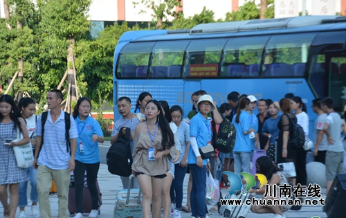 四川三河职业学院2018年迎新工作顺利结束(图6)