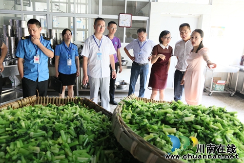 龙马潭区副区长刘彬率队检查学校开学工作(图2)