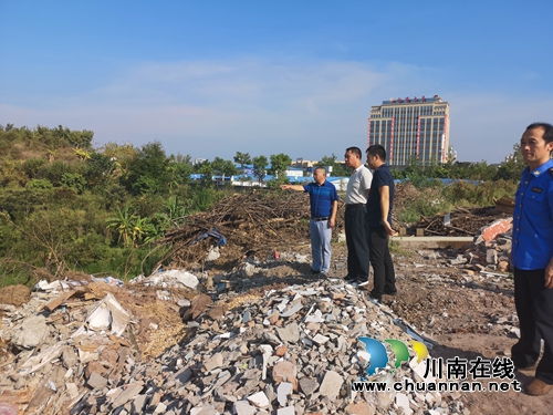 邓白云率队到泸县开展安全工作专项督查(图1) 邓白云率队到泸县开展安全工作专项督查(图1)