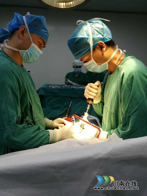 巧施手术“换颈椎”，解决颈椎病难题(图1)