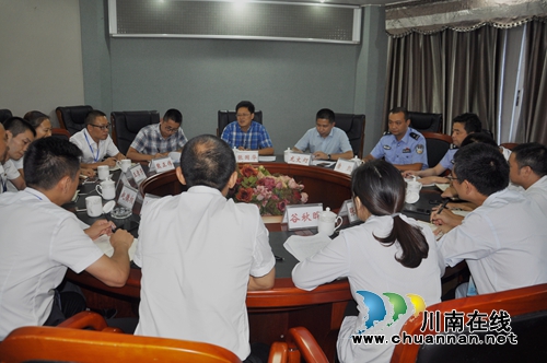 张国华到泸县农林局开展调研(图1)