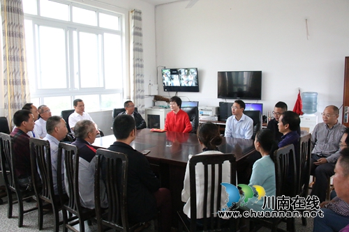 陈佳到泸县潮河镇看望慰问基层一线教师(图2)