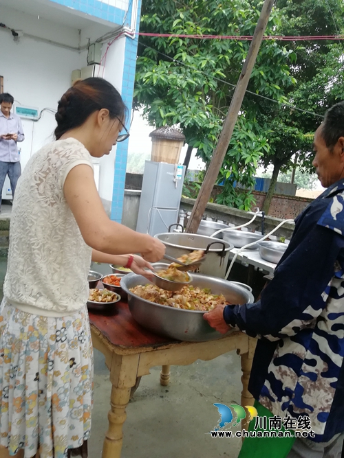 泸县百和镇开展周末志愿服务一小时行动(图5)