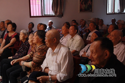 秋风送爽&nbsp;泸州龙潭剧社好戏再开唱(图2)