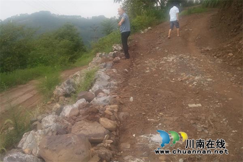 宜宾筠连交警大队扎实开展道路交通安全隐患排查(图1)