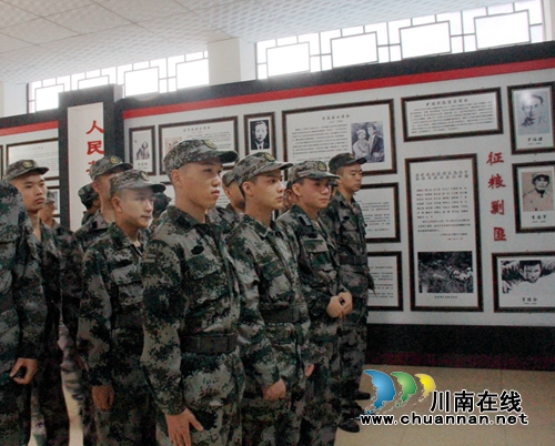 龙马潭区组织2018年预定新兵开展公祭活动(图8)