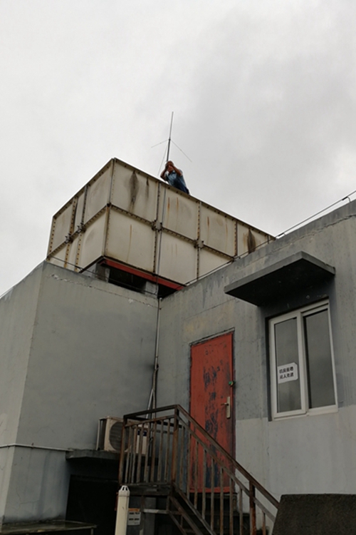 泸州“黑广播”藏居民楼&nbsp;播虚假药品广告被查(图3)