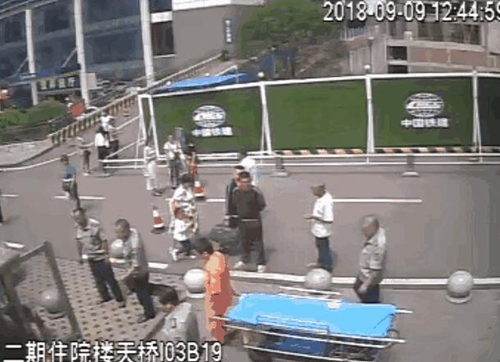 护士保安给力&nbsp;西南医大中医院将他抢出鬼门关(图4)