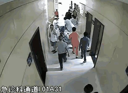 护士保安给力&nbsp;西南医大中医院将他抢出鬼门关(图7)