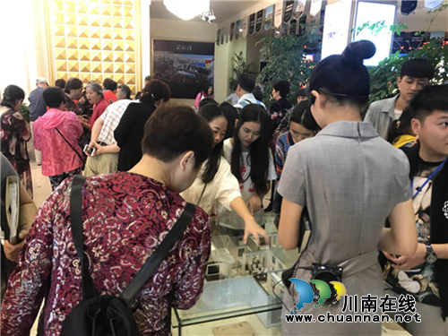 七媒联姻两线齐发&nbsp;千人看房团出发引爆全城！(图10)