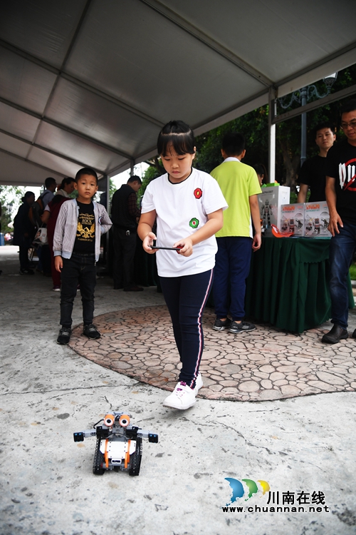 泸州：“科普盛宴”让娃娃们耍嗨了！(图11)