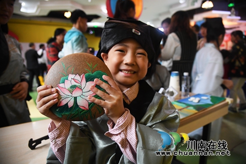 奇石说廉！泸州“廉石文化”搬进非公企业(图1)