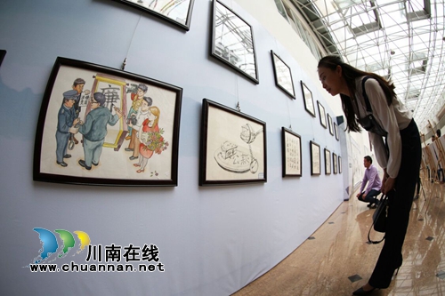 泸州龙马潭：廉洁书画摄影作品展迎“双节”(图2)