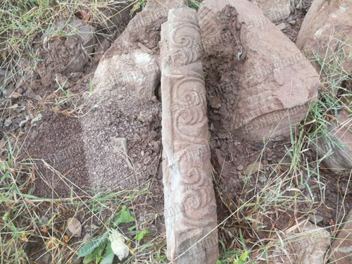 合江村民地里挖出龙头神像&nbsp;隋唐古庙遗址？(图2)