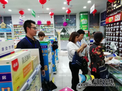 江阳区张坝街道沙坪社区进行全国第四次经济普查(图1)