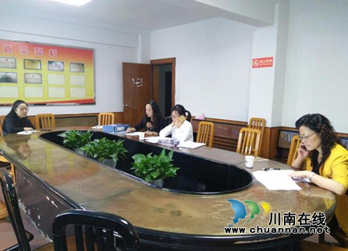 江阳区纪委到北城街道督查社会评价工作(图1)