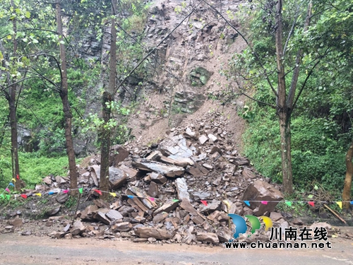 宜宾筠连交警大队深入开展道路交通安全隐患排查(图2)