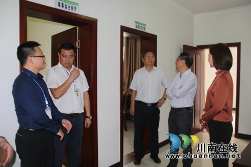 王波到泸县云龙镇调研供销合作社建设情况(图4)