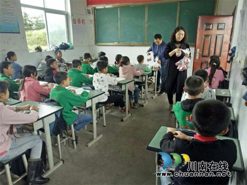 中国沈酒集团为叙永向林镇师生送上中秋祝福(图2)