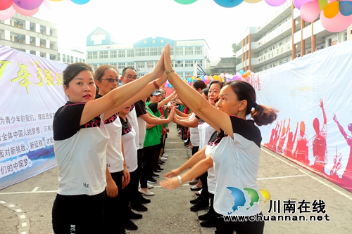 成长心连心大型公益活动走进纳溪护国中学(图4) 成长心连心大型公益活动走进纳溪护国中学(图4)