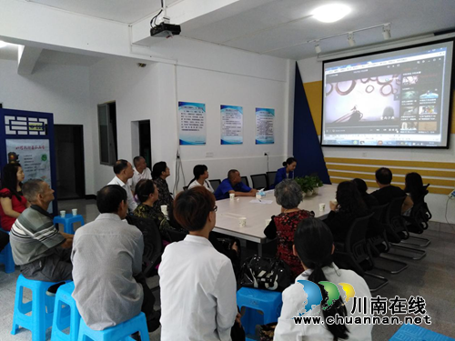 江阳区华阳街道竹苑社区开展“中秋桂子香,家家乐团圆”主题活动(图1) 江阳区华阳街道竹苑社区开展“中秋桂子香,家家乐团圆”主题活动(图1)