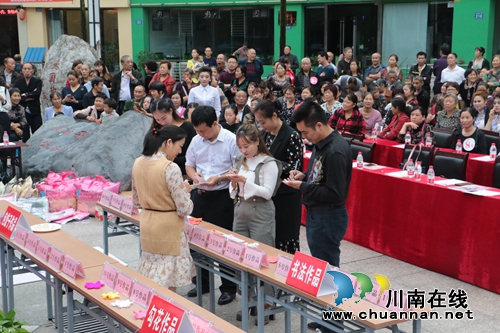 龙马潭区莲花池街道：小区邻居节晒出幸福味道(图5)