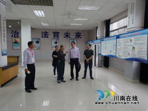 泸县开展“七五”普法中期督导检查(图1)