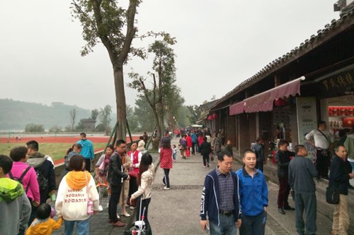 宜宾李庄举行“第一刀客”擂台赛&nbsp;展白肉风采(图2)