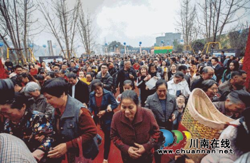 城就泸州!泸州绿地城品牌展示中心臻美绽放(图4) 城就泸州!泸州绿地城品牌展示中心臻美绽放(图4)