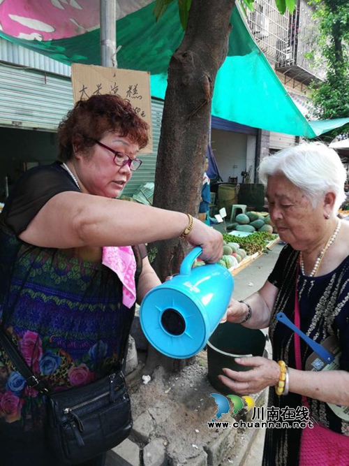 “陆二姐”的市场管理“三字经”(图1) “陆二姐”的市场管理“三字经”(图1)