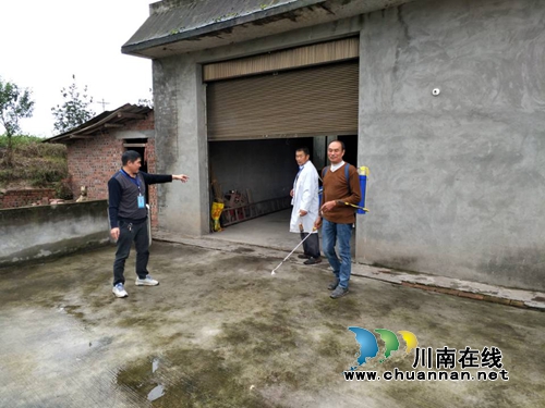 泸县百和镇开展秋季动物防疫工作(图1)
