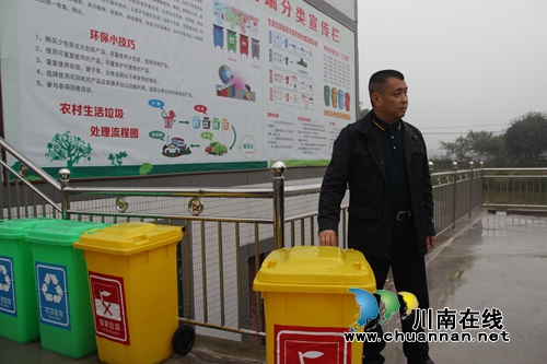 泸县政协主席李镇到云龙镇督查推广垃圾分类工作进展情况(图2)