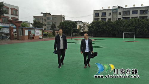 泸县潮河镇开展节后学校安全检查(图2)