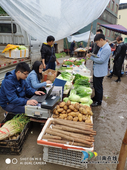 泸县百和食药监所开展食用农产品监督抽检工作(图1)