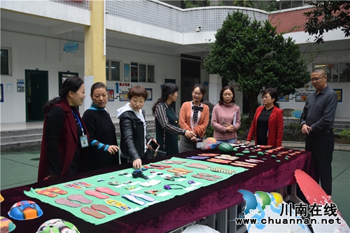 泸州十八中创市级艺术特色学校暨优秀学生艺术社团迎检工作(图1)