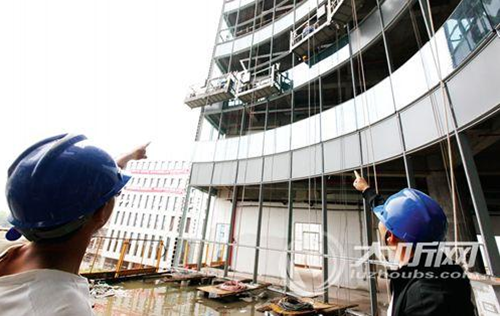 泸州众创中心主体工程力争年底交付使用(图1) 泸州众创中心主体工程力争年底交付使用(图1)