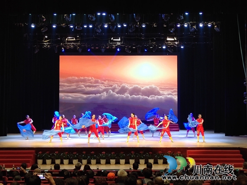 不忘初心！泸州市老年大学举办主题文艺汇演(图5)