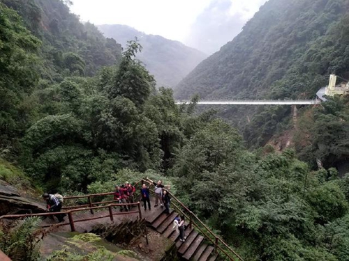 重阳登高赤水戈千崖，体验步步惊心7D玻璃桥(图13)