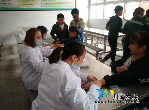 叙永县马岭镇初级中学校开展结核筛查工作(图1)