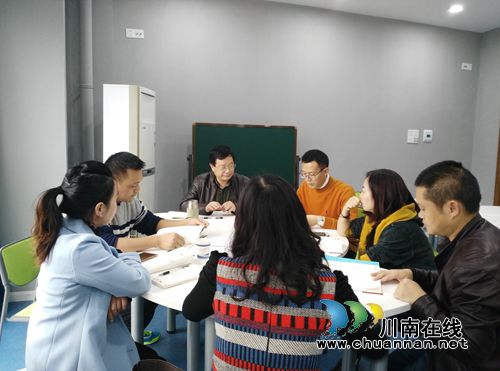 宜宾翠屏区：品《诗》传经典，翠屏在吟诵(图1)